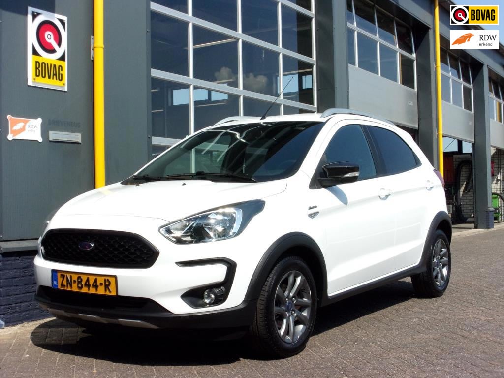 Ford Ka Ka+ 1.2/86pk Active NAV ECC CrC Winter Pakket Privacy Glass