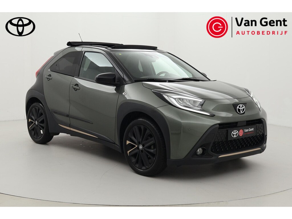 Toyota Aygo X 1.0 VVT-i S-CVT Envy | Elektrisch vouwdak | Apple Carplay / Android Auto | Stoelverwarming | Keyless | LED | Parkeersensoren voor/achter | Camera | Adaptive Cruise | Clima | 18 inch