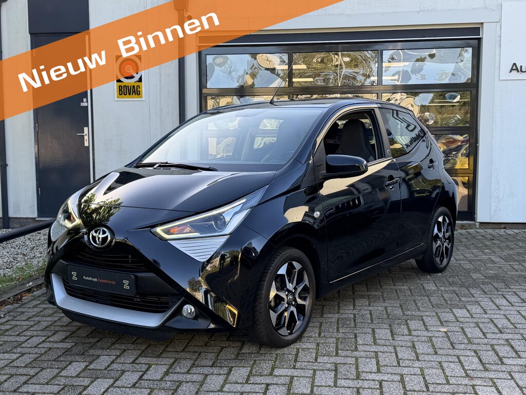 Toyota Aygo 1.0 VVT-i x-play Automaat | 59.493 KM | Camera | Airco | 5-Deurs | LM Velgen