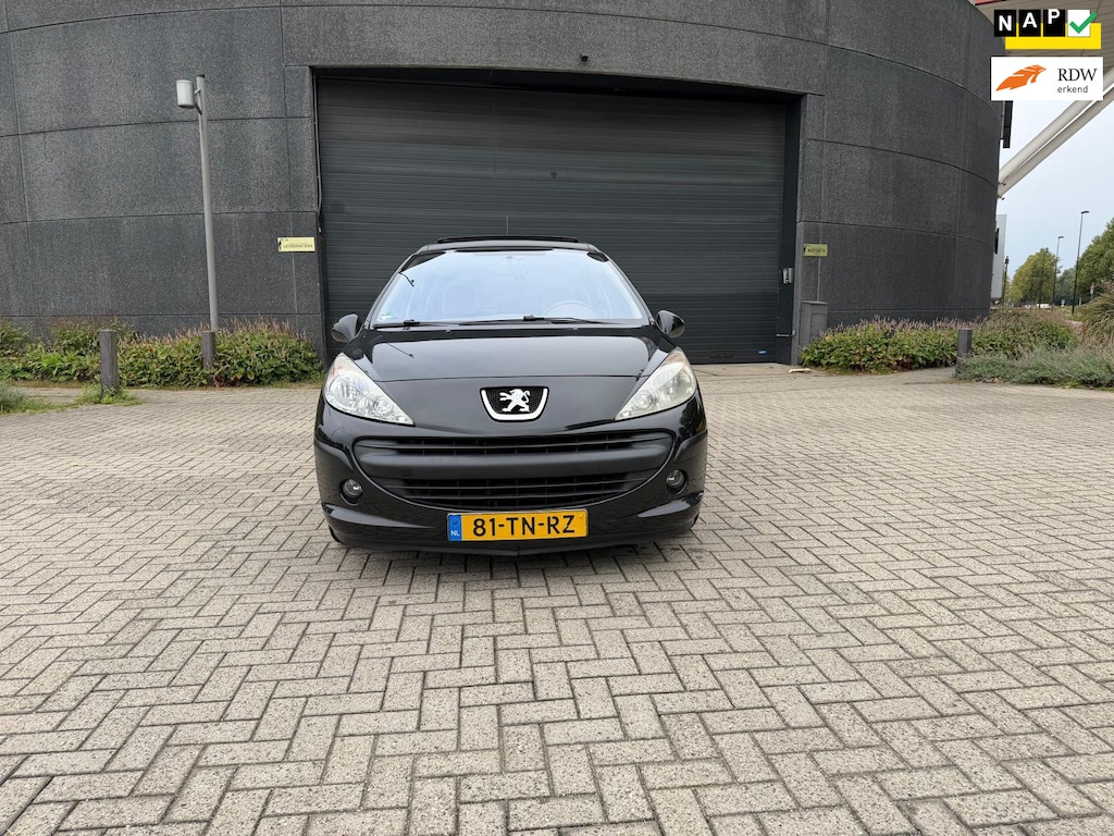 Peugeot 207 1.6-16V XT