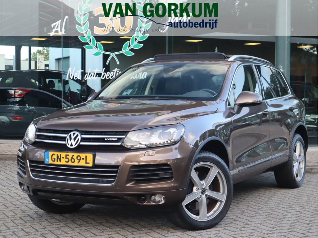 Volkswagen Touareg 3.0 TSI Hybrid Highline Navi / Luchtvering / Camera  /Leder / Pdc / Elekramen / Volledig onderhouden / Keurige auto / Nieuwe Apk /