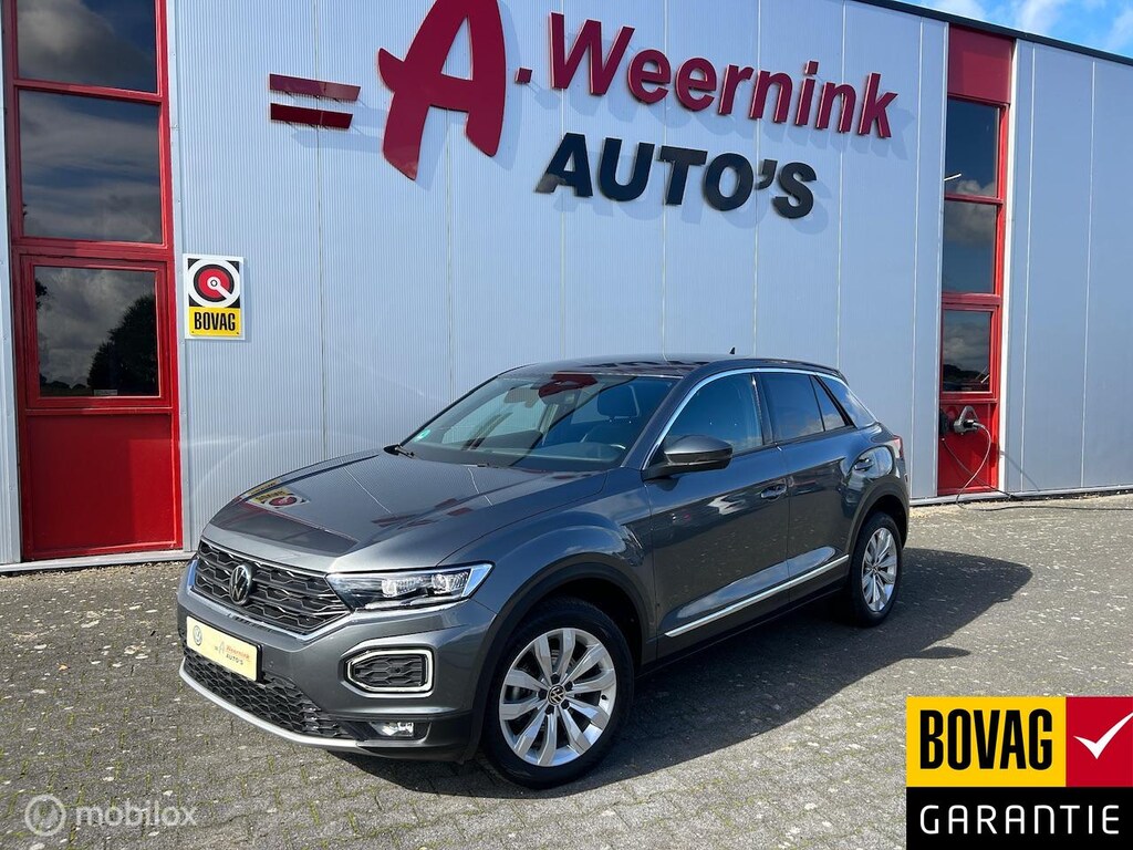 Volkswagen T-Roc 1.5 TSI Sport Business IQ drive Aut. Trekhaak afneembaar Camera
