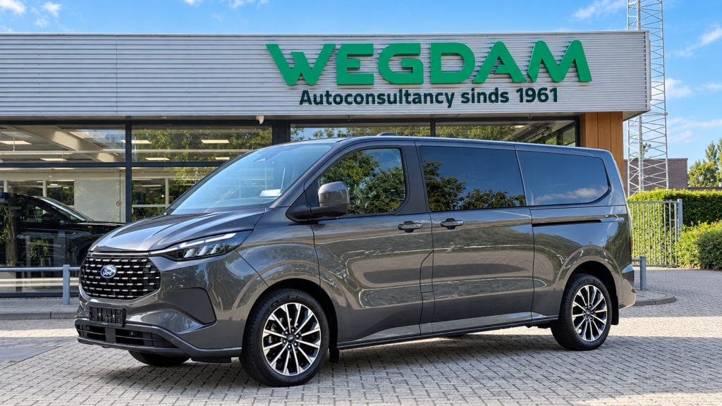 Ford Tourneo Custom 2.5 PHEV 340 L2 TITANIUM X 8p VIP bus 45.999 ex BTW
