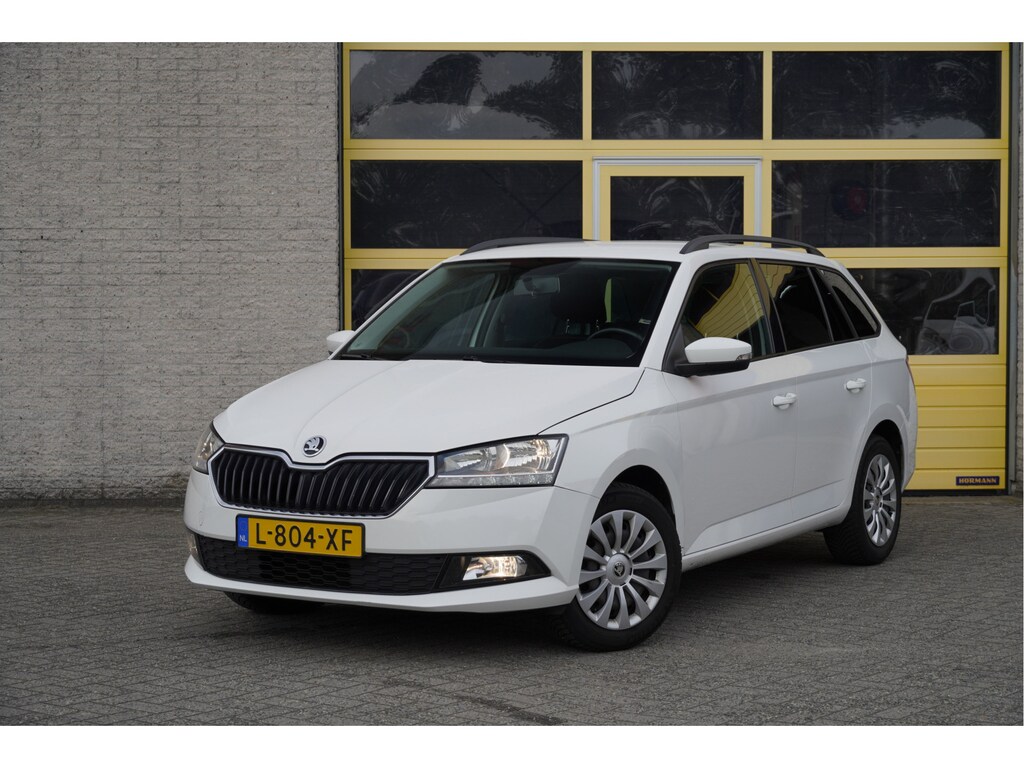 Skoda Fabia Combi 1.0 TSI Ambition BJ2021 Led | Pdc | Trekhaak | App-Connect | Airco | Cruise control | Extra getint glas