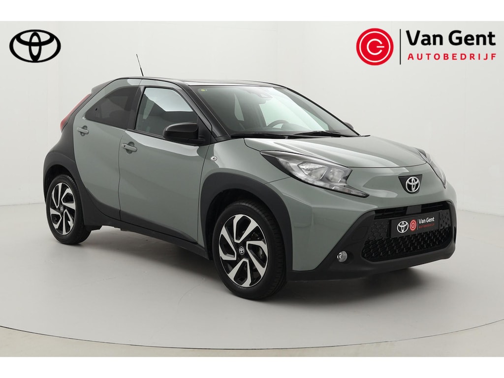 Toyota Aygo X 1.0 VVT-i S-CVT Pulse | Apple Carplay / Android Auto | Parkeersensoren voor/achter | Keyless | Adaptive Cruise | Clima | Camera | 17 inch | Privacy glas