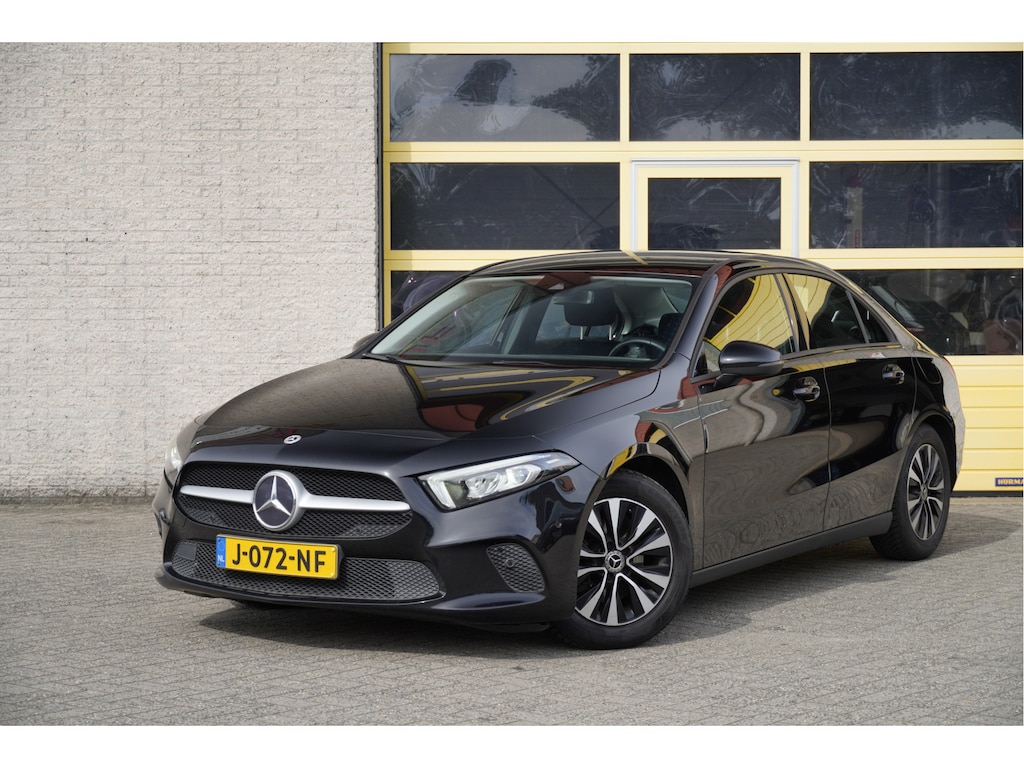 Mercedes-Benz A-klasse 180 Automaat! Business Solution BJ2020 Lmv 16" | Led V+A | Pdc | Navi | Virtual cockpit | Climate control | Cruise control | Verwarmde voorstoelen | Getint glas