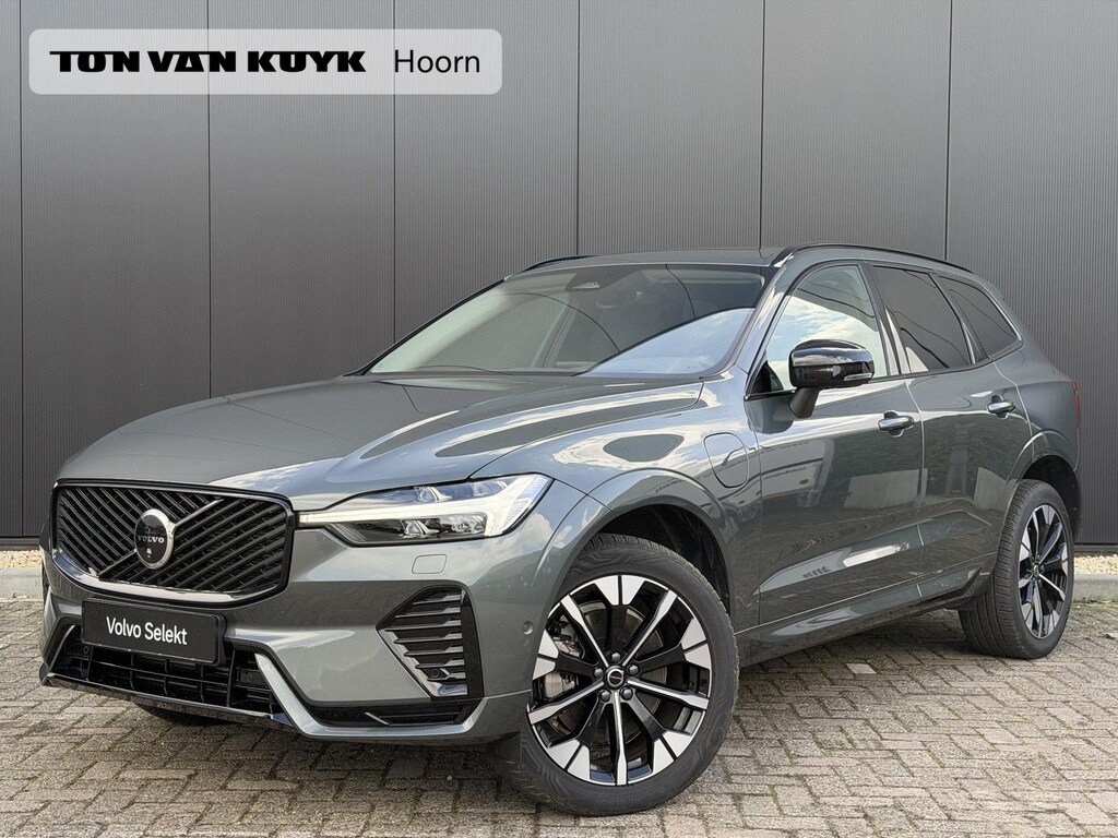 Volvo XC60 2.0 T6 Plug-in hybrid AWD Ultra Dark / Luchtvering/ Head up display/ 360 camera /Panorama dak / Trekhaak/ Harman & Kardon / Stoelverwarming /