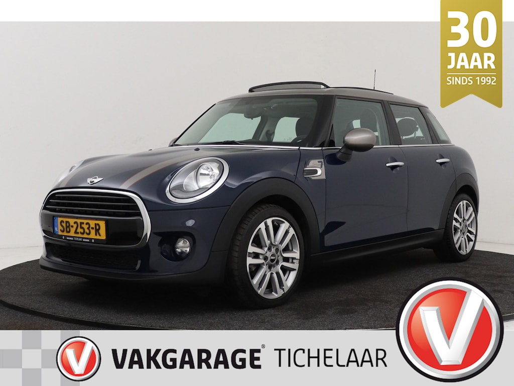 MINI Cooper 5-Deurs 1.5 Business | Org NL | Panoramadak | Dealer Ond. | Sportstoelen | Navigatie | Camera |