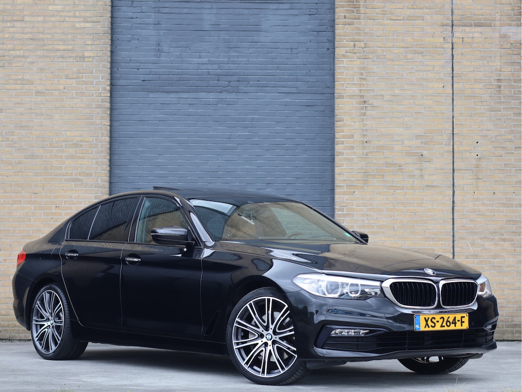 BMW 5-Serie 530i xDrive Sport Line | HUD | Comfortstoelen | Schuif-/kanteldak | 759i Individual