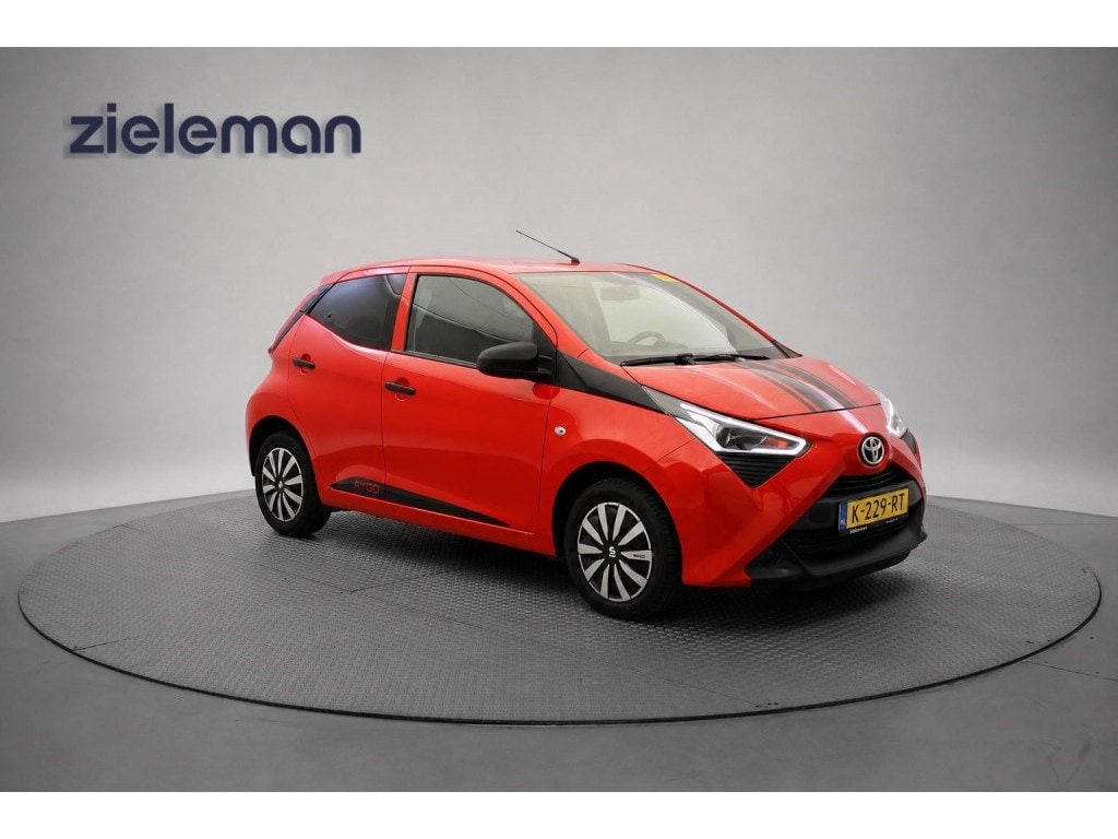 Toyota Aygo 1.0 VVT-I X-Fun Sport 5 Deurs - Airco, Multifunctioneel stuur, Bluetooth
