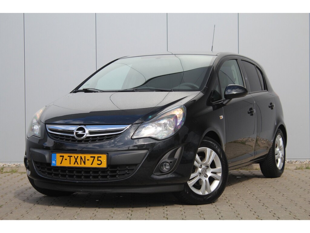 Opel Corsa 1.4-16V Business+ | Stuur / Stoelverwarming | Clima / Cruise control | Navigatie | NAP | APK |