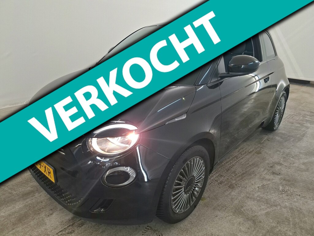 Fiat 500 42 kWh pk Icon | SOH 94% | CarPlay / Android | Navigatie | Cruise Control | Automatische airco | 16" All season banden