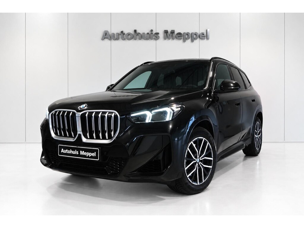 BMW X1 xDrive23i M-Sport*DrivingPro*360-Camera*Trekhaak*Head-up*LED