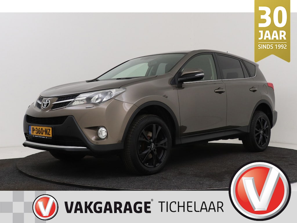 Toyota RAV4 2.0 Style 4WD | Trekhaak | Keyless | Stoelverwarming | Camera | Navigatie | Leer |