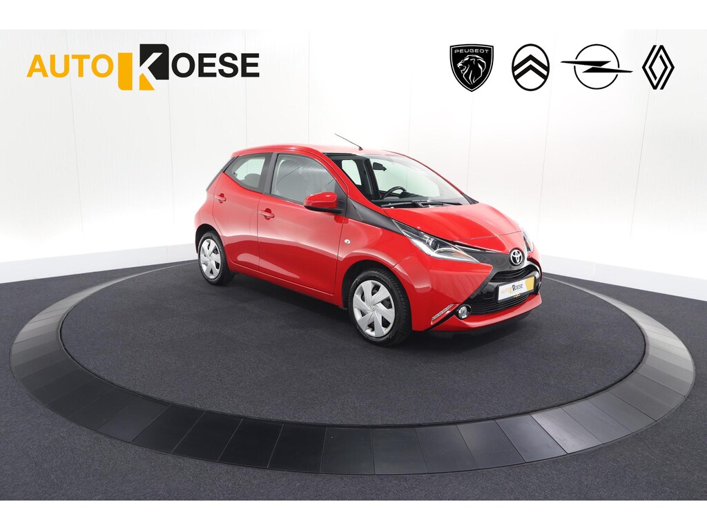 Toyota Aygo 1.0 VVT-i X-play | Camera | Airconditioning | Allseasonbanden