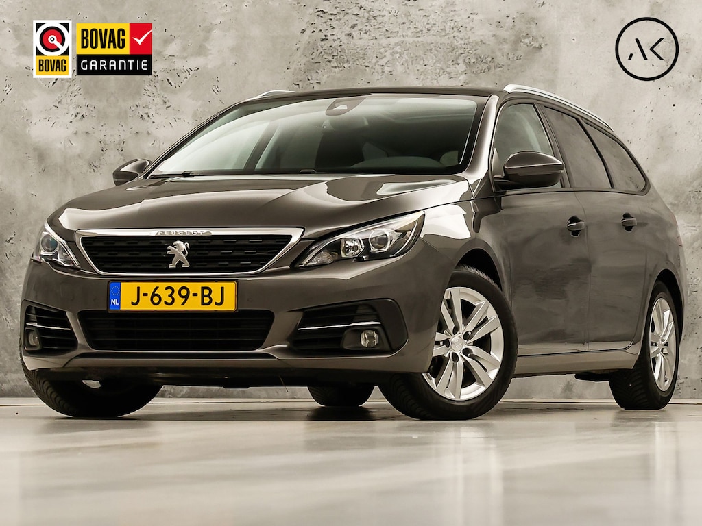 Peugeot 308 SW 1.2 PureTech Sport (PANORAMADAK, APPLE CARPLAY, GROOT NAVI, TREKHAAK, GETINT GLAS, SPORTSTOELEN, PARKEERSENSOREN, CRUISE, NIEUWSTAAT)