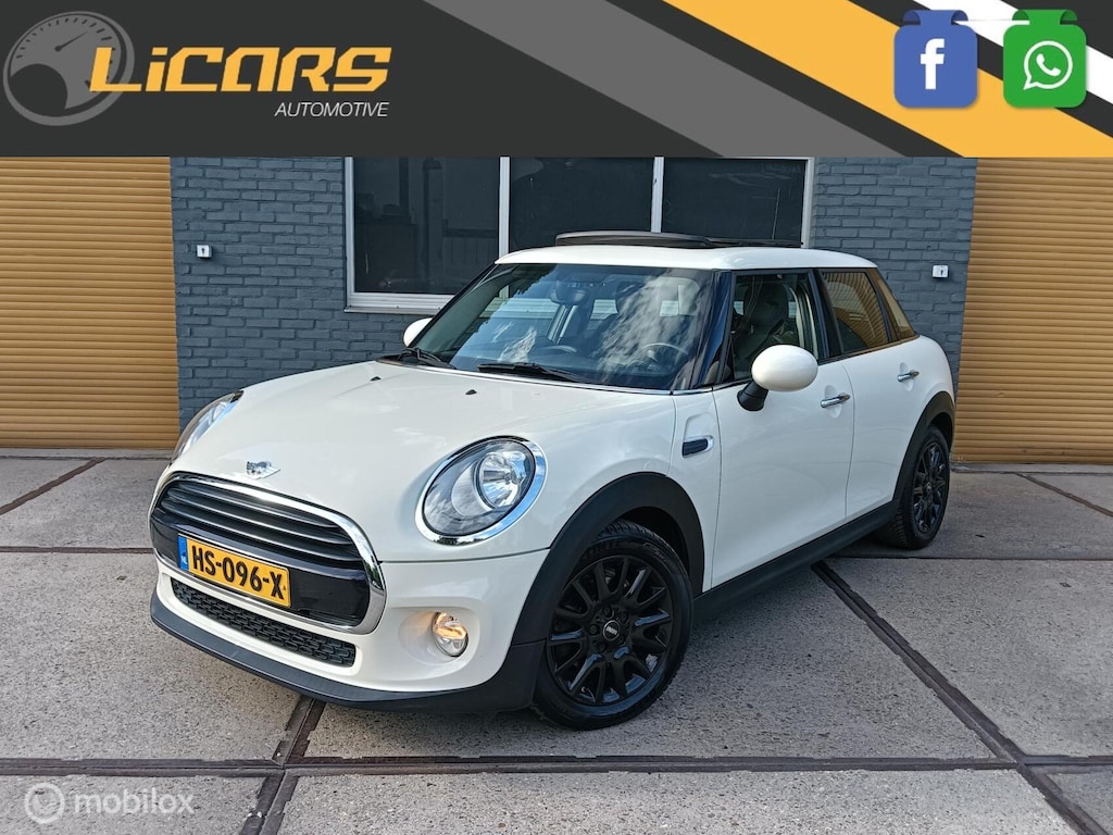 MINI Cooper 5-Deurs 1.5 panorama/navi/all season