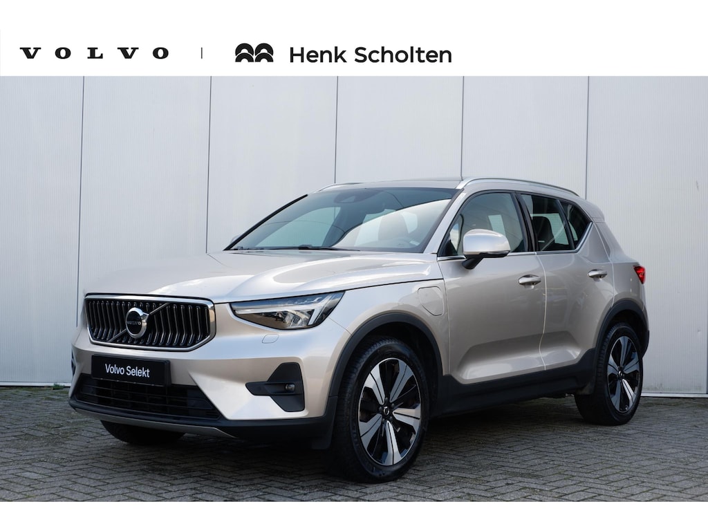 Volvo XC40 1.5 T4 Plug-in hybrid Ultimate Bright Elektrisch glazen panorama-dak | Parkeercamera | cruise control adaptief | Elektrische voorstoelen | Voorstoelen verwarmd + stuurwiel verwarmd |