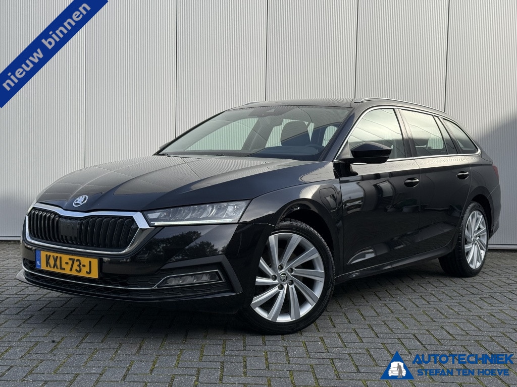Skoda Octavia Combi 1.4 TSI iV Sport Business Carplay digitaal cockpit keyless