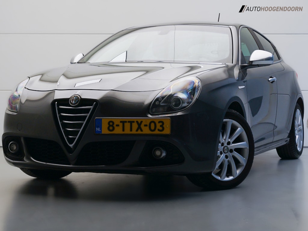 Alfa Romeo Giulietta 1.4 T Exclusive Sport (AUTOMAAT,CRUISE CONTROL,CLIMATE CONTROL,PARKEERSENSOREN,SPORTSTOELEN,LED,TOPCONDITIE)