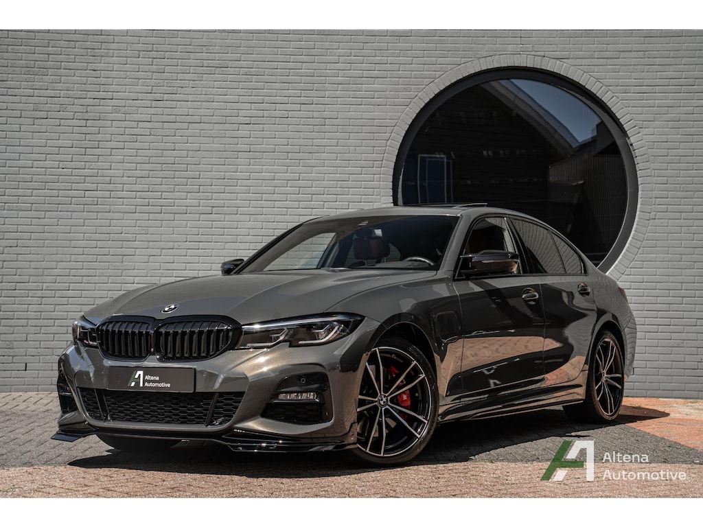 BMW 3-Serie 330e High Executive M-sport, Harman Kardon, schuifdak, M performance, Memory, driving assistant, parking assistant plus