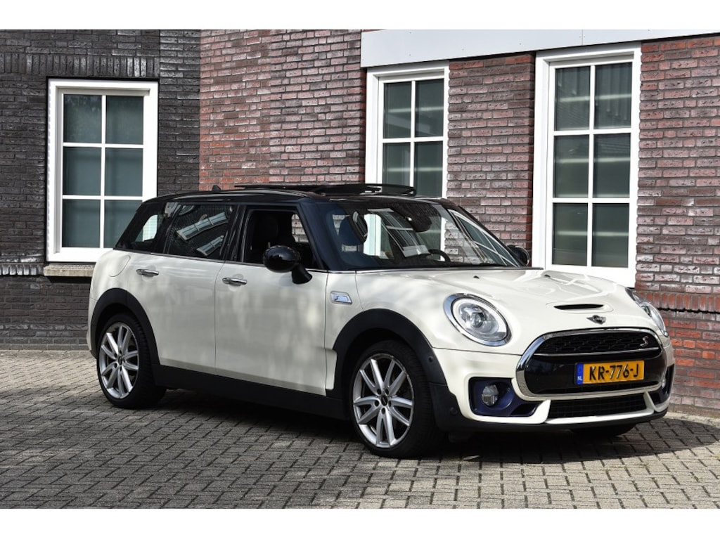 MINI Clubman Cooper S 2.0 Cooper S Chili Serious Business/Panoramdak/Leer/Verwarmde stoelen Wij zijn op afspraak geopend! Graag bellen voor uw komst.