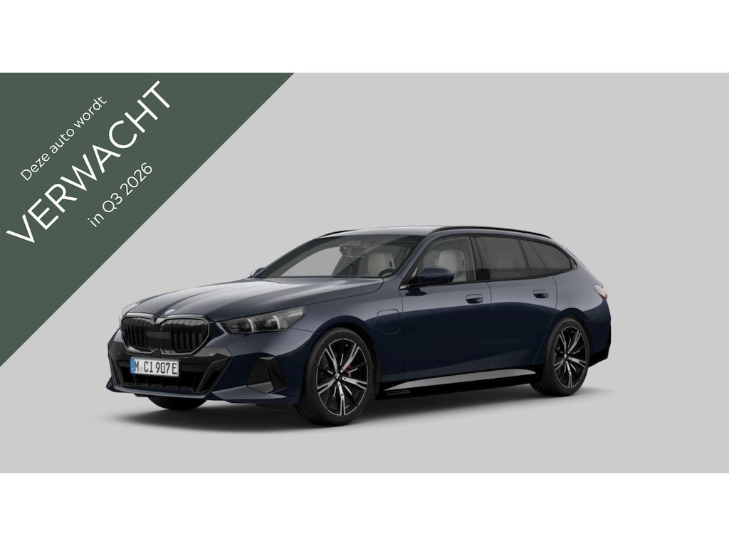 BMW 5-Serie Touring 530e xDrive M Sport Pro Edition | Trekhaak | Driving Assistant Plus | Hifi-system Harman/kardon | Parking Assistant Plus | BMW Iconic Glow | Travel Pakket |