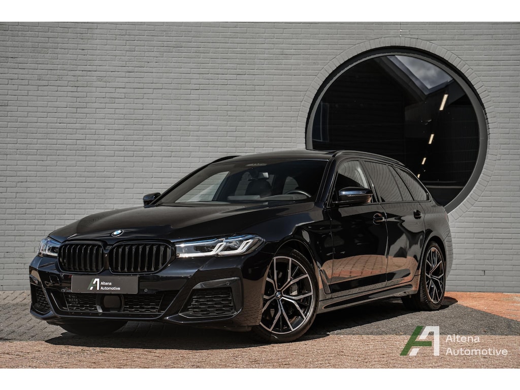 BMW 5-Serie Touring 540i xDrive M-sport, BTW, harman kardon, Msport stoelen, parking ass plus, driving ass. Prof.