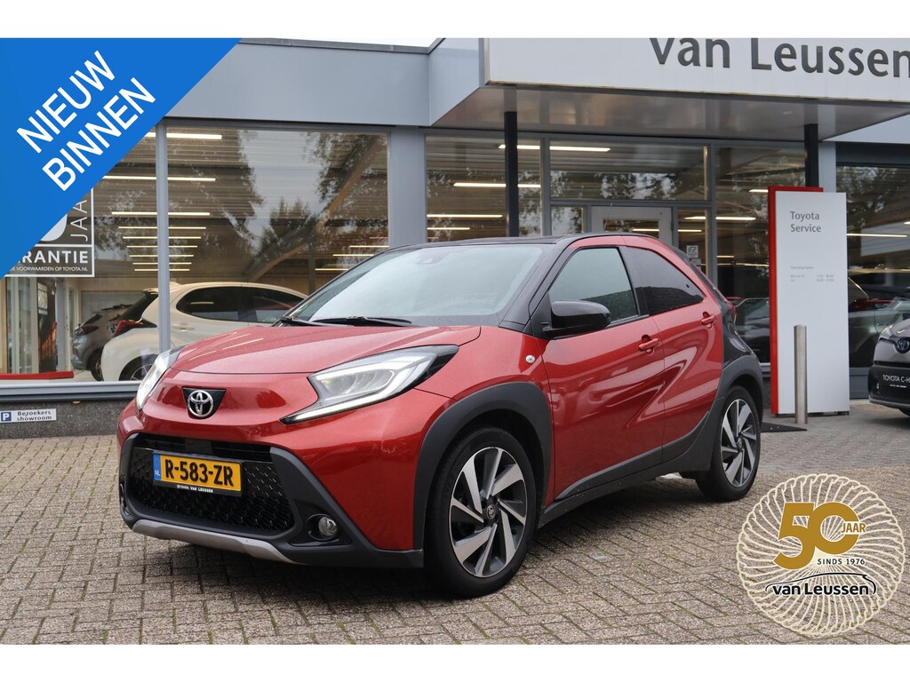 Toyota Aygo X ENVY 5-DRS AUTOMAAT TREKHAAK CLIMA AD-CRUISE NAVI JBL-AUDIO APPLE/ANDROID CAMERA