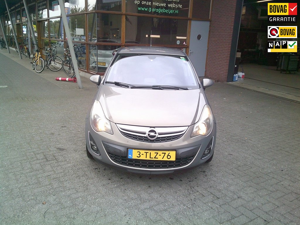 Opel Corsa 1.4-16V Cosmo