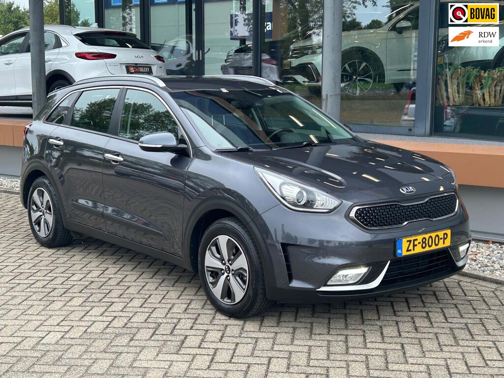 Kia Niro Hybrid 1.6 GDi DynamicLine / WINTER + ZOMER SET /