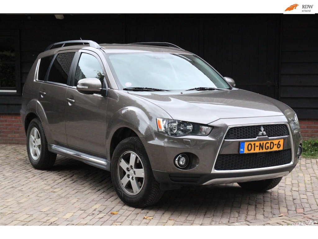 Mitsubishi Outlander 2.0 Intro Edition Navigatie/camera/Parkeersensor/bijgeluid automaatbak