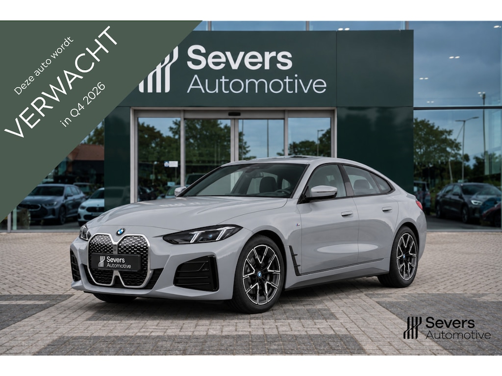 BMW i4 eDrive40 M Sport Edition 84 kWh | Trekhaak | Widescreen Display | Driving Assistant | Stuurwielverwarming | Achteruitrijcamera |