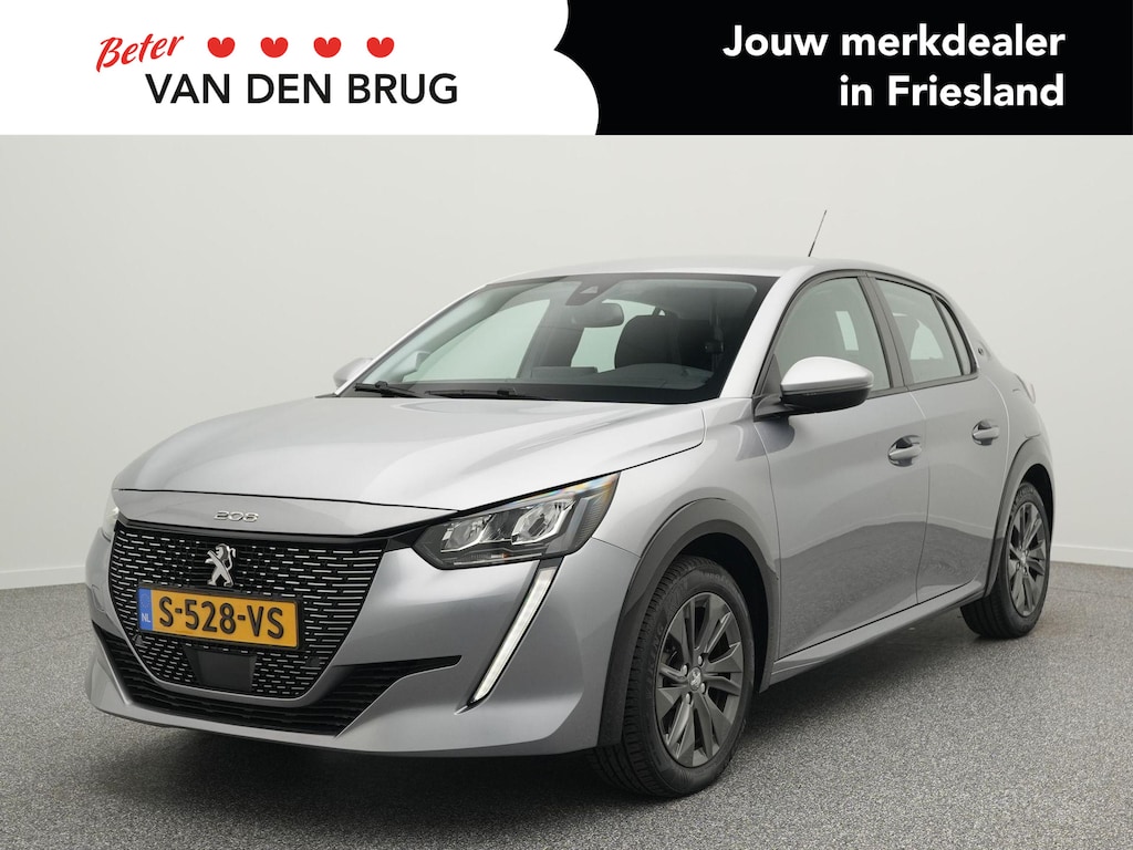 Peugeot e-208 EV Allure 50 kWh 136 PK | Navigatie | Climate Control | Achteruitrijcamera | DAB+ | Stoelverwarming | 16" |