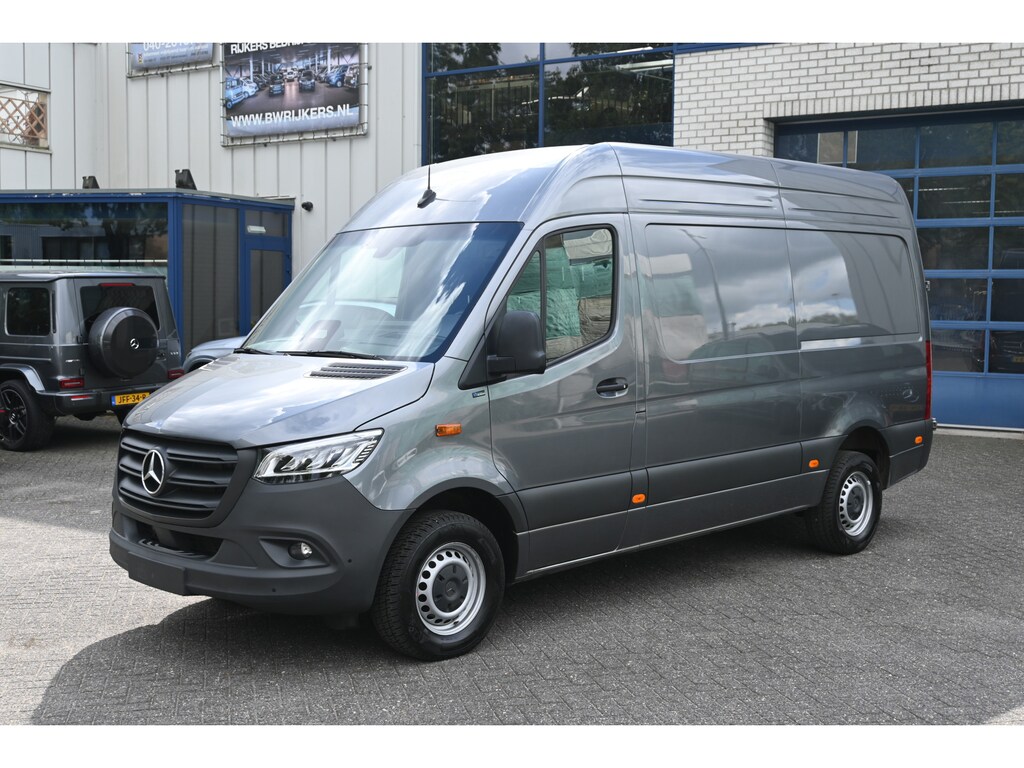Mercedes-Benz Sprinter 317 CDI L2H2 Pro LED, Geveerde stoel, Navigatie met camera