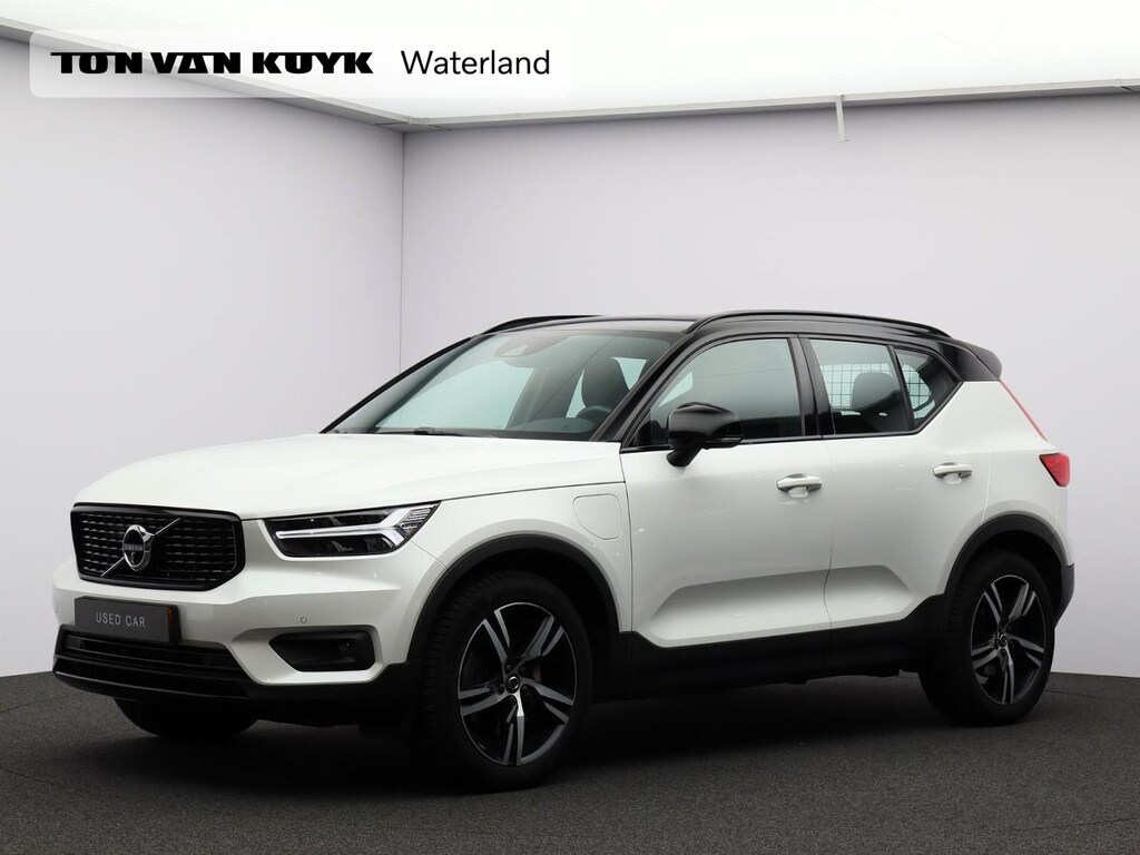 Volvo XC40 1.5 T5 Twin Engine R-Design Automaat / Panoramadak / Trekhaak / 360*  camera / Harman Kardon Audio / BLIS
