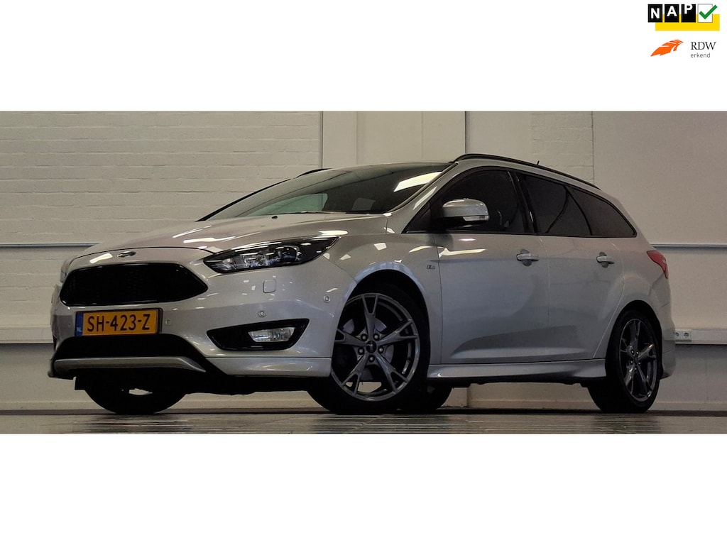 Ford Focus Wagon 1.5 ST-Line Trekhaak Xenon 100% Dealer onderhouden Mooi!