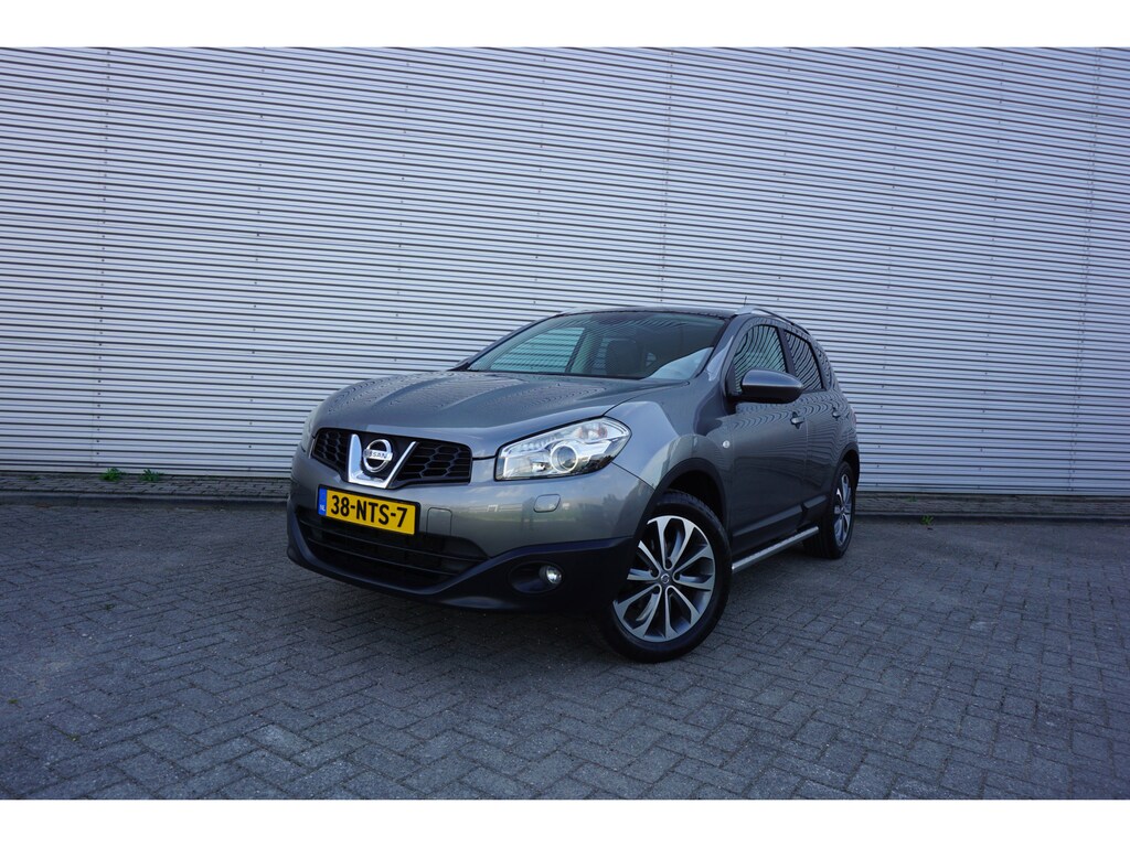 Nissan Qashqai 2.0 Tekna Airco / Navi / Cruise / Camera / Pano / Stoelverw. / Trekhaak / Lm velgen / NAP