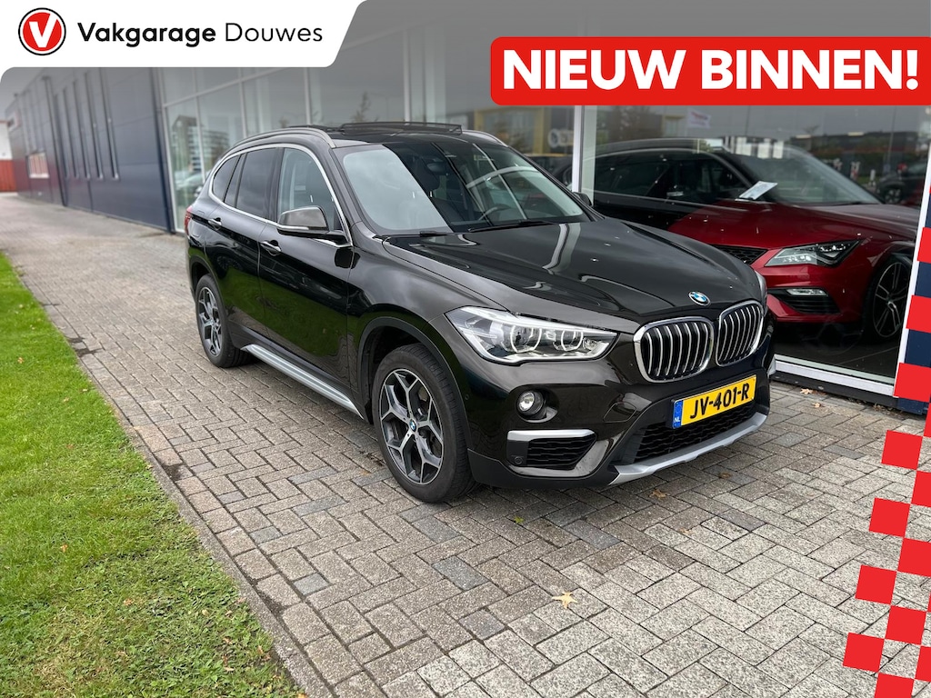 BMW X1 sDrive20i Centennial High Executive PANO|TREKHAAK|LEDER