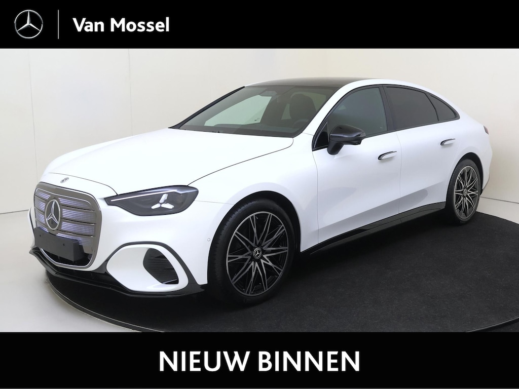 Mercedes-Benz C-klasse 400 4MATIC Launch Edition 94 kWh Dakverlichting - Rijassistentiepakket Plus - Nightpakket - Sportstoelen - Trekhaak