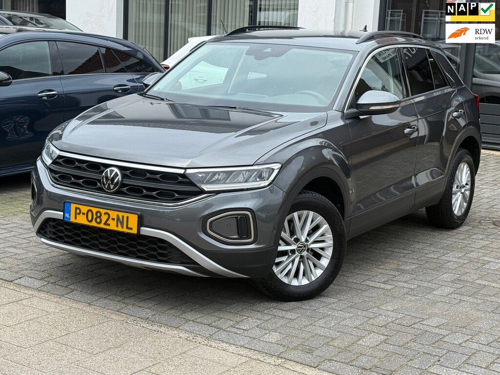 Volkswagen T-Roc 1.5 TSI Life Business, Apple Carplay/Android,Stoelverwarming,Navigatie,Achteruitrij camera,Climate control