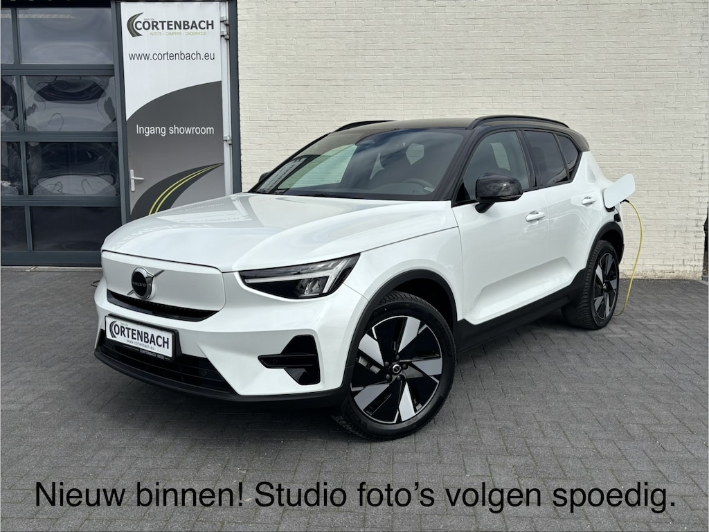 Volvo XC40 Single Motor Extended Range Plus 82 kWh | Zwenkbare trekhaak | Adaptieve cruise | Blis | Full-LED |