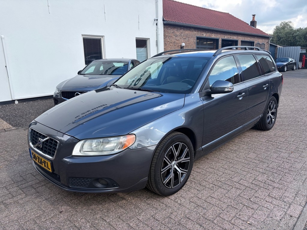 Volvo V70 2.5T Momentum Leder Trekhaak