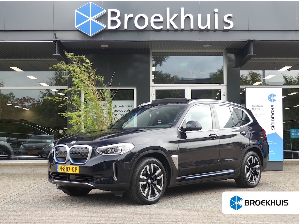 BMW iX3 Executive 80 kWh | SOH 98% | PANORAMADAK | ADAPTIVE CRUISE | DODEHOEKDETECTIE | CAMERA | STOELVERWARMING | ELEKTRISCHE ACHTERKLEP | ELEKTRISCH VERSTELB STOEL MET GEHEUGEN | PARKEERSENSOREN V+A | NAVI | LMV 19" | APPLE CARPLAY / ANDROID AUTO |
