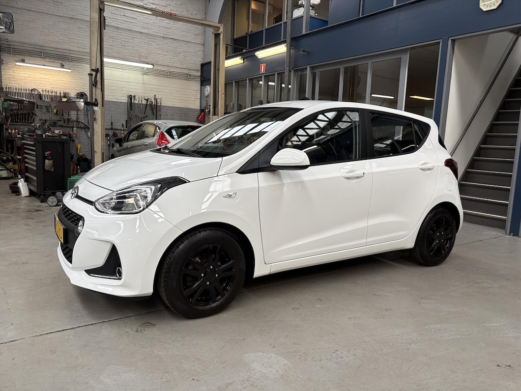 Hyundai i10 1.0i 66pk Comfort | Airco | LM Velgen | 4 elektr. ramen | Bluetooth | NAP | Rijklaar prijs!