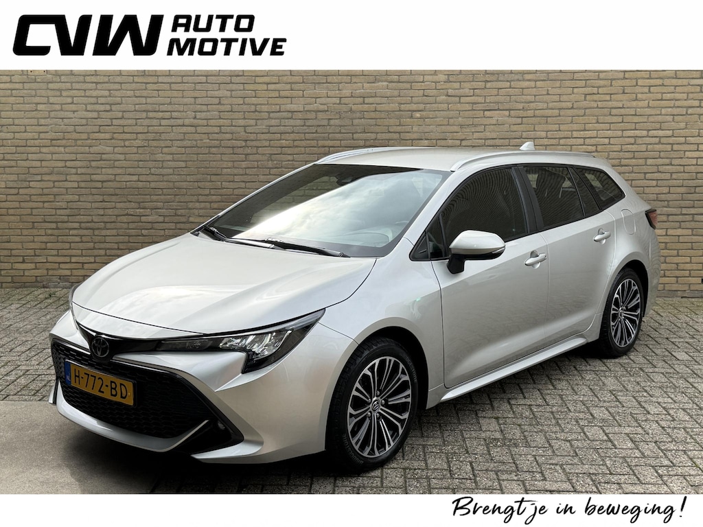 Toyota Corolla Touring Sports 1.2 Turbo Dynamic | Trekhaak afneembaar | Lederen bekleding | Stoelverwarming | Navigatie | Apple CarPlay | Camera | LED | DAB | Adaptieve cruise | Lane assist | Volledig onderhouden