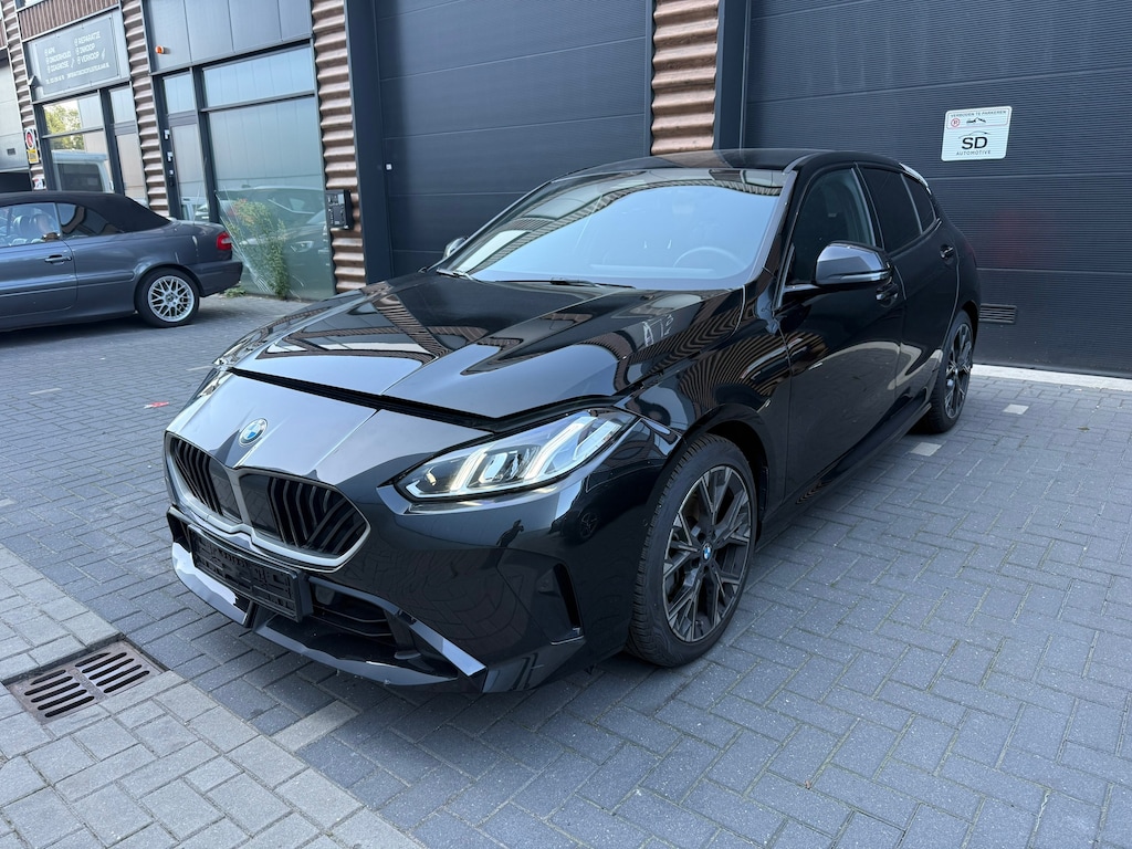 BMW 1-Serie 120 M Sport Design Edition 2025 BOMVOL Opties - Duits Schadevoertuig