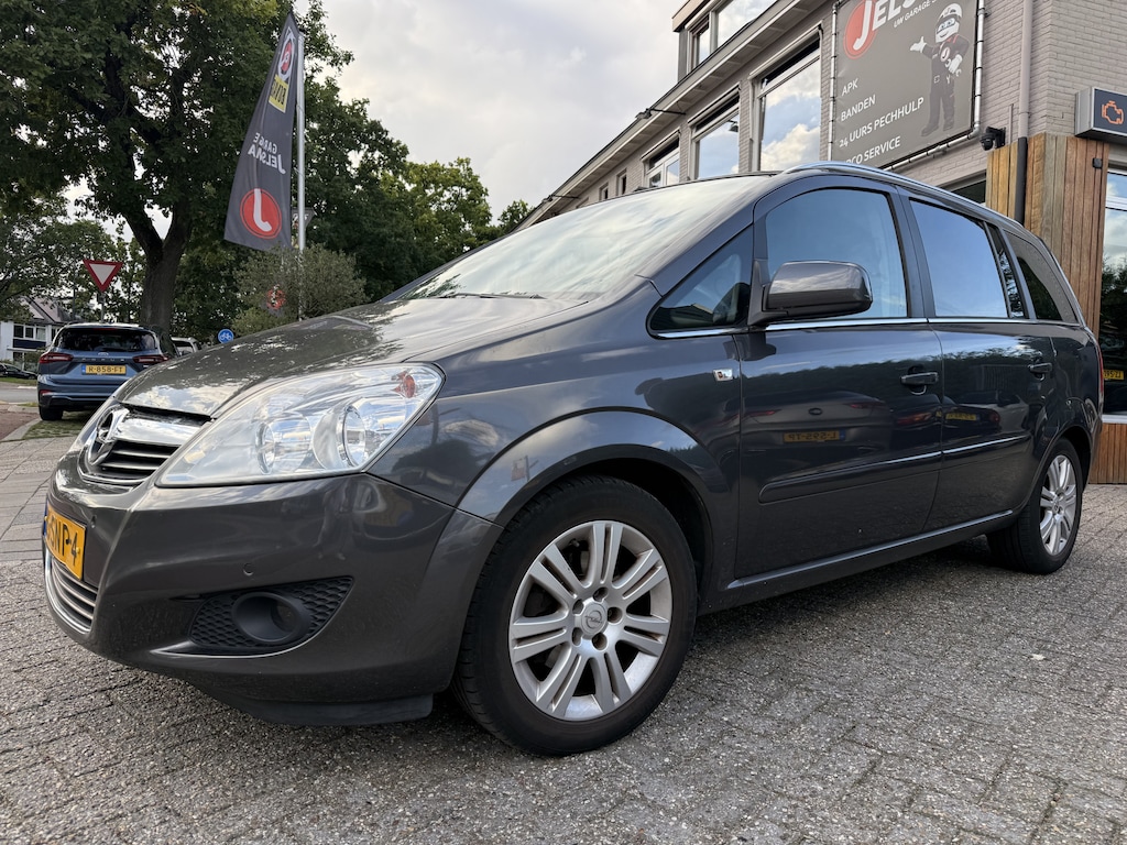 Opel Zafira 1.8 140pk Cosmo 7p., Navi | Clima | Trekhaak | Orig. NL auto