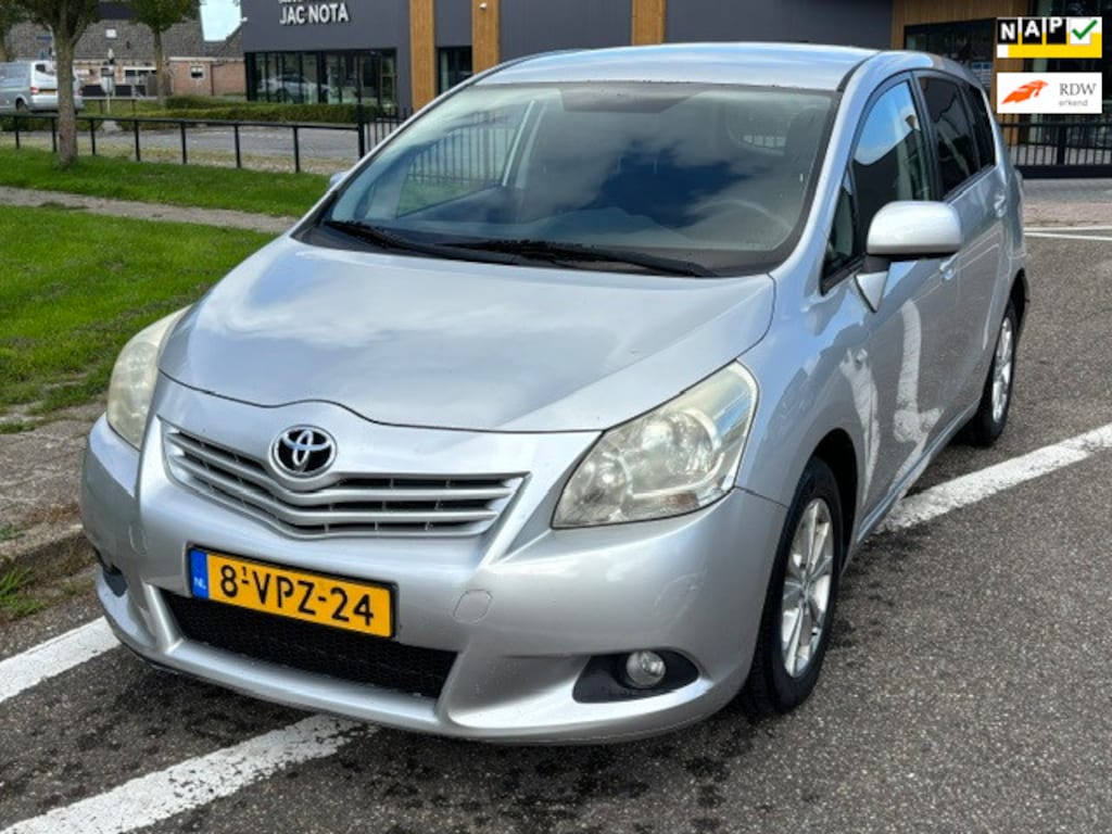 Toyota Verso 2.0 D-4D-F Aspiration Grijs kenteken! ECC Audio/Navi Electric pakket LMV 16" Trekhaak Dealeronderhoud Apk 07/04/2027