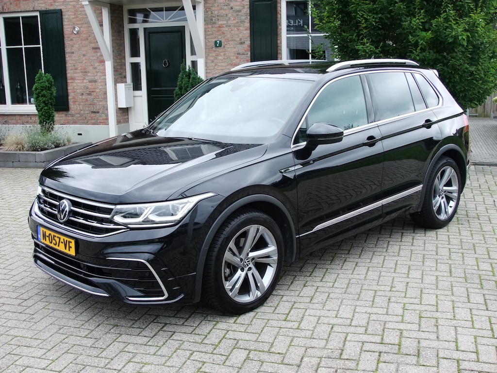 Volkswagen Tiguan 1.5 TSI R-Line , Camera , Adap-cruise , IQ-led , Trekhaak , Carplay enz.